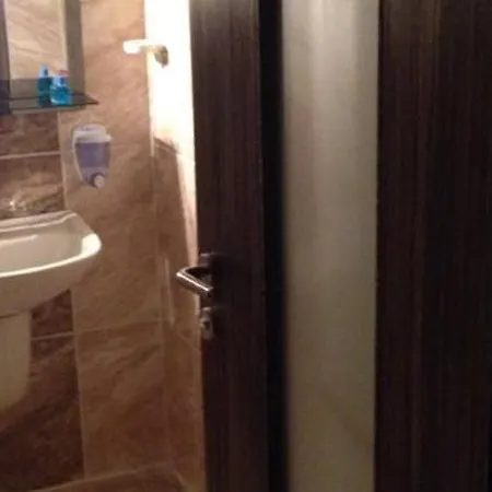 Otel Rozz 1 2*