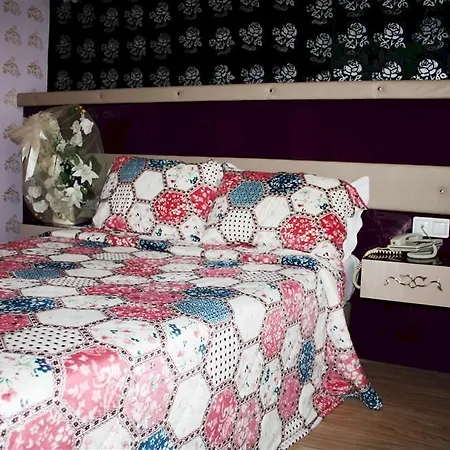 Rozz 1 Otel